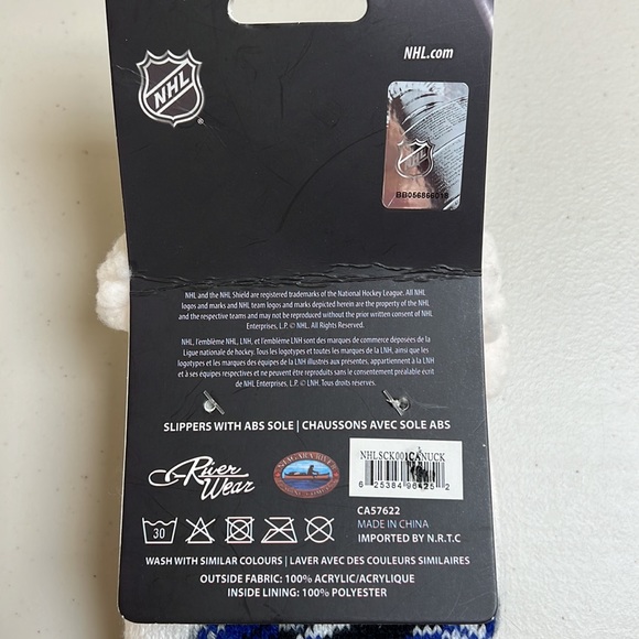 NHL Canucks hockey team socks - Picture 3 of 4